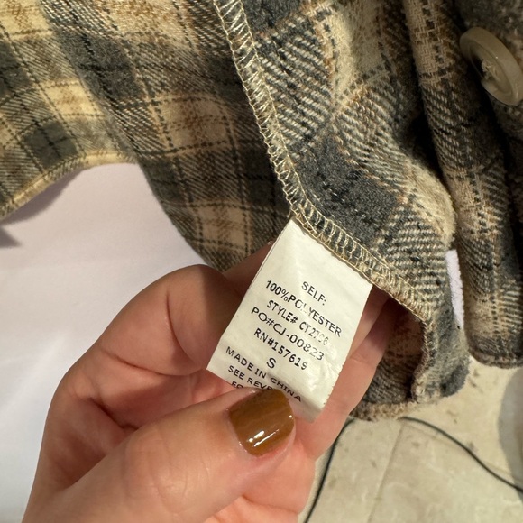 Boutique oversized flannel shacket - Picture 3 of 5